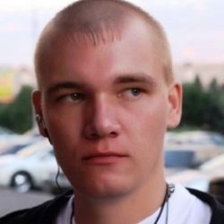 Высокий брюнет ищет девушку Высокий брюнет ищет девушку