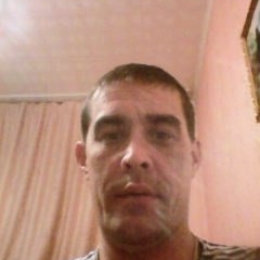 Высокий, плечистый парень ищет девушку/шек для плотских утех и приятного общения в Новосибирске