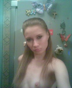 Стройная девушка желает встретиться со взрослым мужчиной. Стройная девушка желает встретиться со взрослым мужчиной.