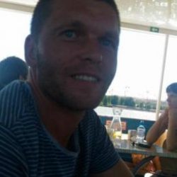 Парень ищет открытую и сладкую девушку Парень ищет открытую и сладкую девушку