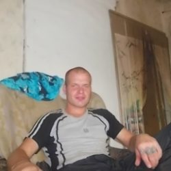 Парень, ищу девушку, хочешь нового, так и не держи себя в рамках Парень, ищу девушку, хочешь нового, так и не держи себя в рамках