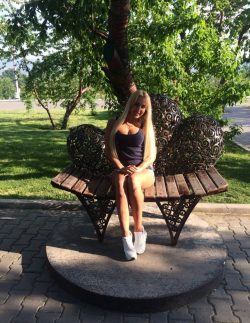 Девушка приглашает парней попасть в страну чудес? Новосибирск Девушка приглашает парней попасть в страну чудес? Новосибирск