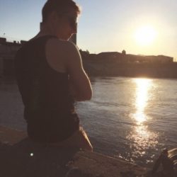 Парень ищет симпатичную девушку для встреч без обязательств и комерции в Новосибирске Парень ищет симпатичную девушку для встреч без обязательств и комерции в Новосибирске